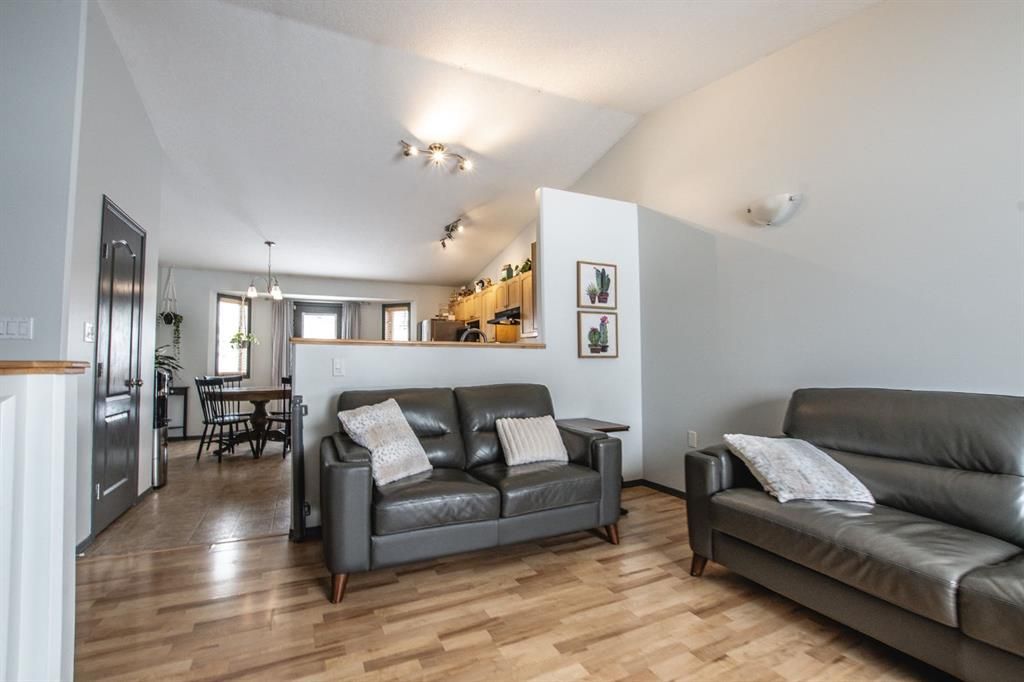 8725 65 Avenue  - Photo 4