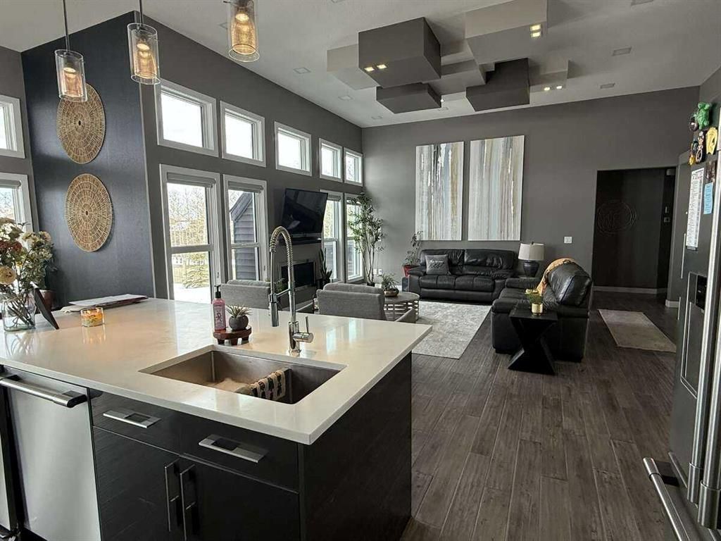 10522 101 Avenue  - Photo 4