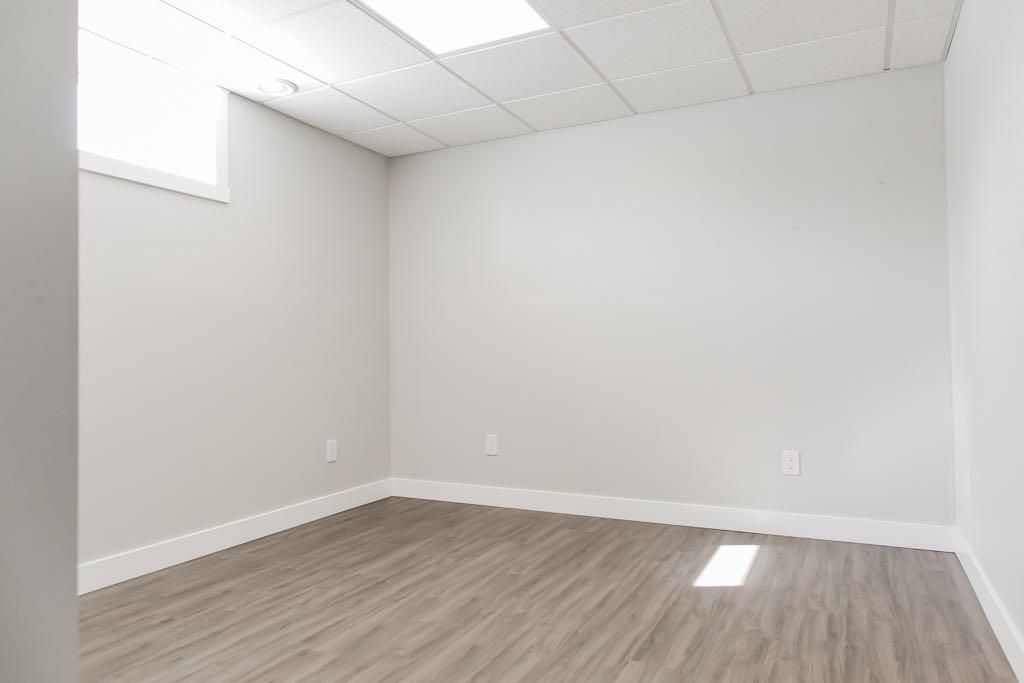 10124 110 Avenue  - Photo 38
