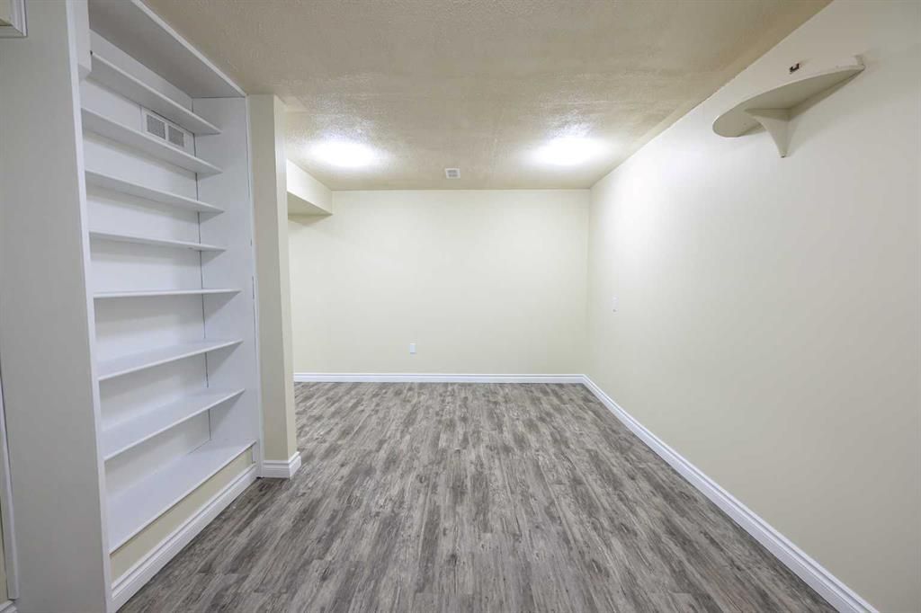 11421 96B Street  - Photo 23