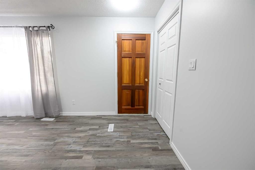 11421 96B Street  - Photo 4