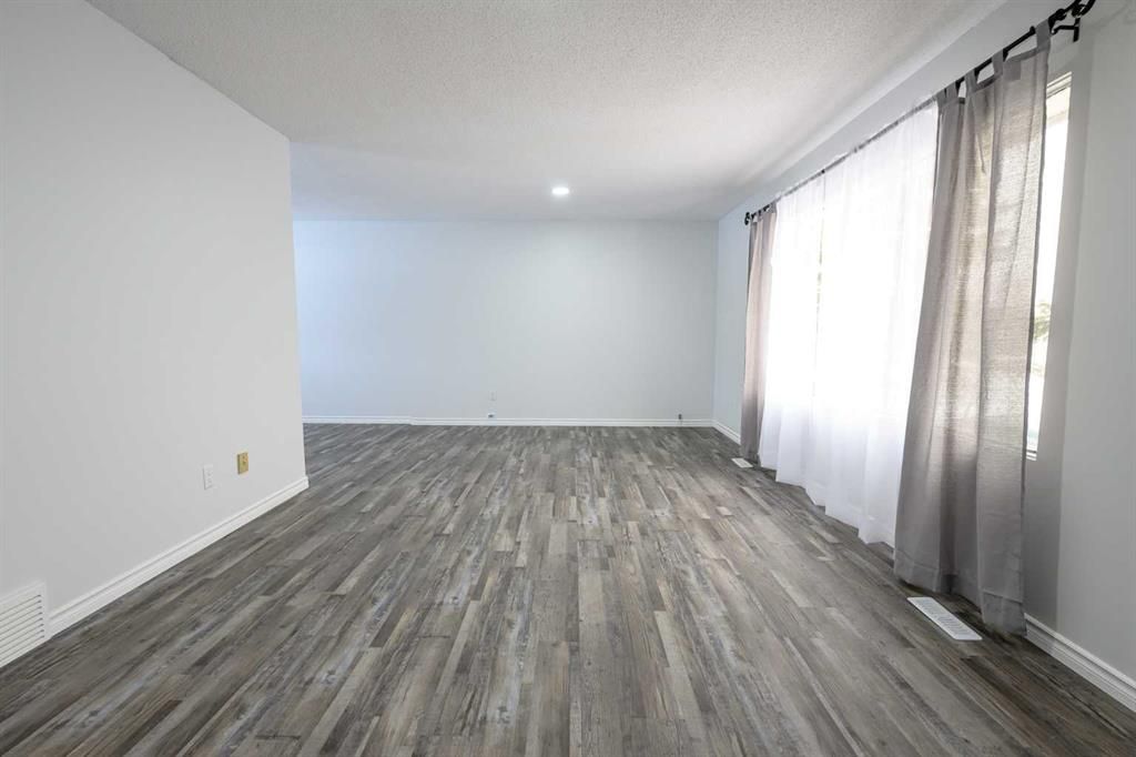 11421 96B Street  - Photo 5