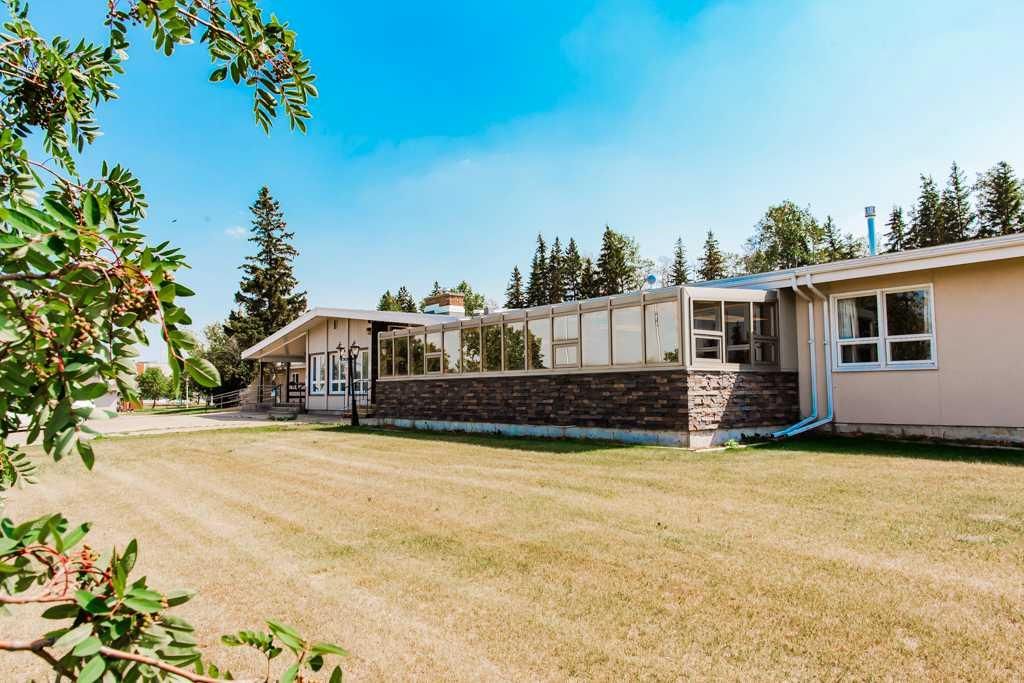 5230 44 Avenue  - Photo 4