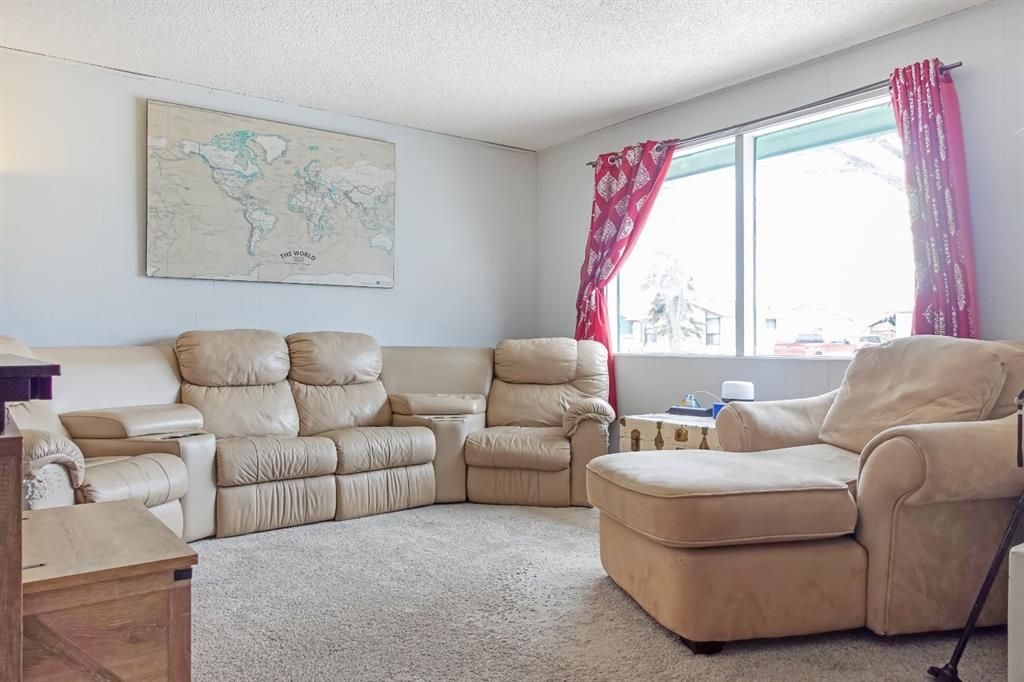 11313 101A Street  - Photo 3