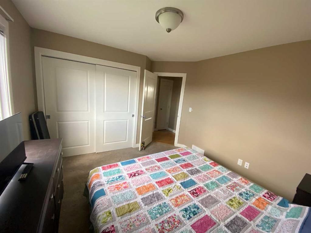 9520 92 Street  - Photo 13