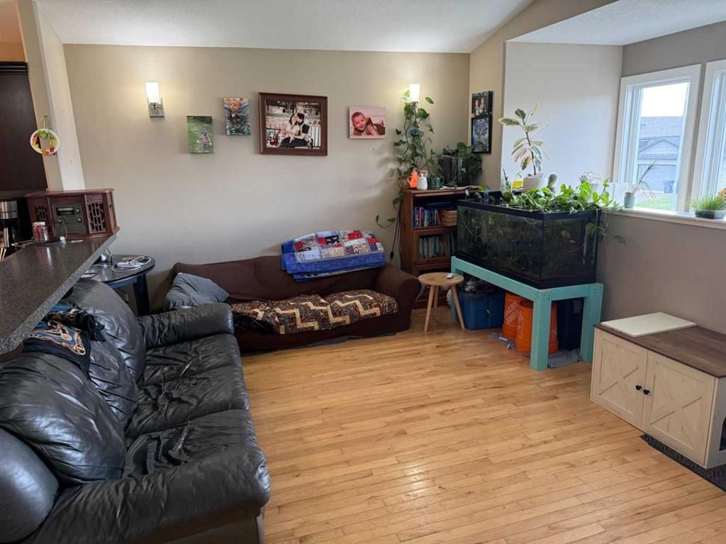 9520 92 Street  - Photo 3