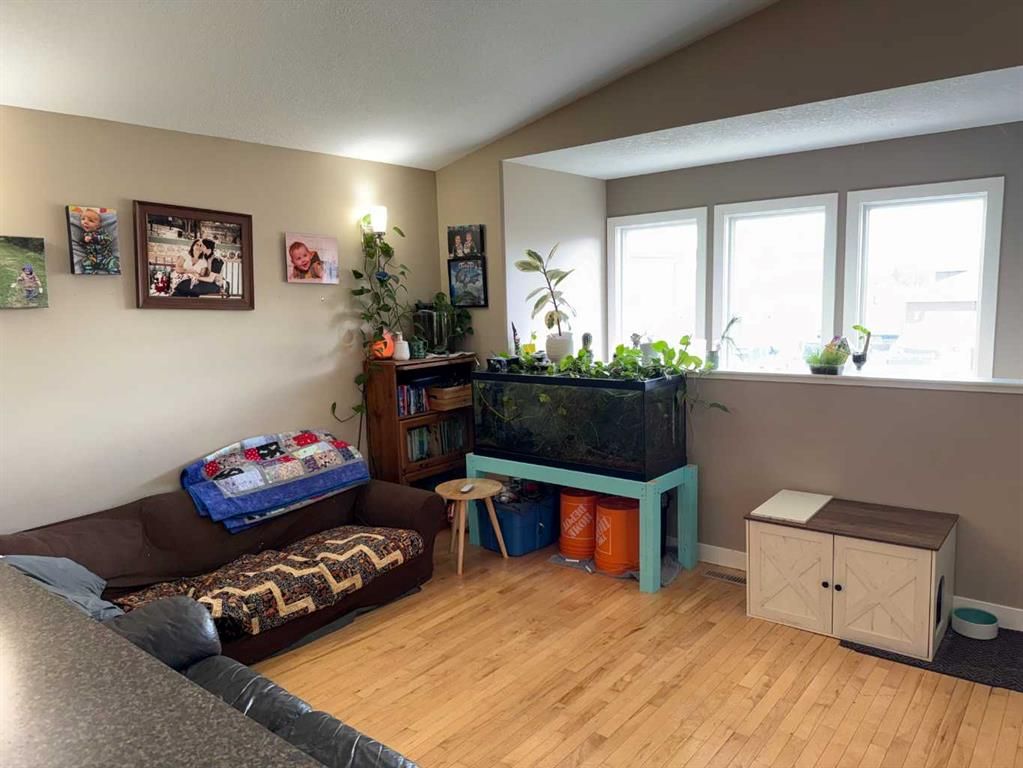 9520 92 Street  - Photo 4