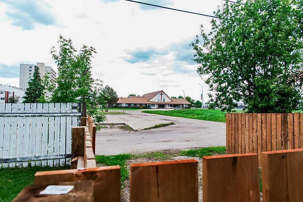 9616 91B Avenue  - Photo 29