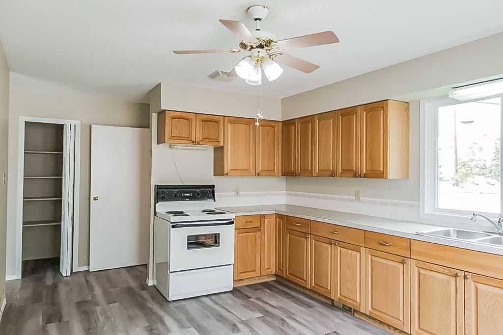 9616 91B Avenue  - Photo 9
