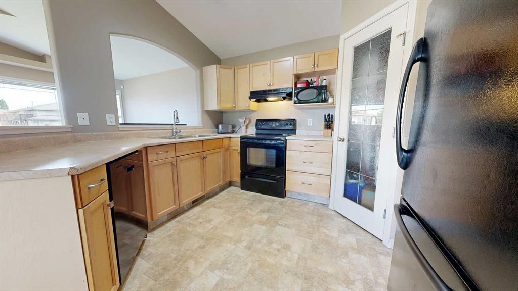 8941 70 Avenue  - Photo 11