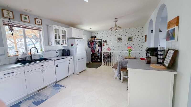 8218 Mission Heights Drive  - Photo 6