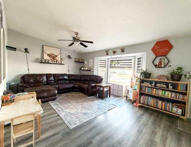 8218 Mission Heights Drive  - Photo 9