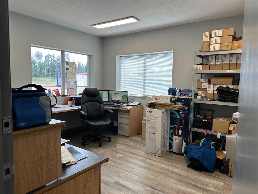 705071 Range Road 61   - Photo 21
