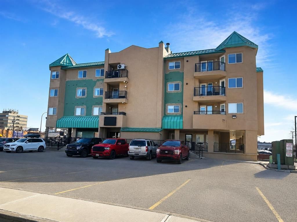 403, 9919 99 Avenue - Photo 1