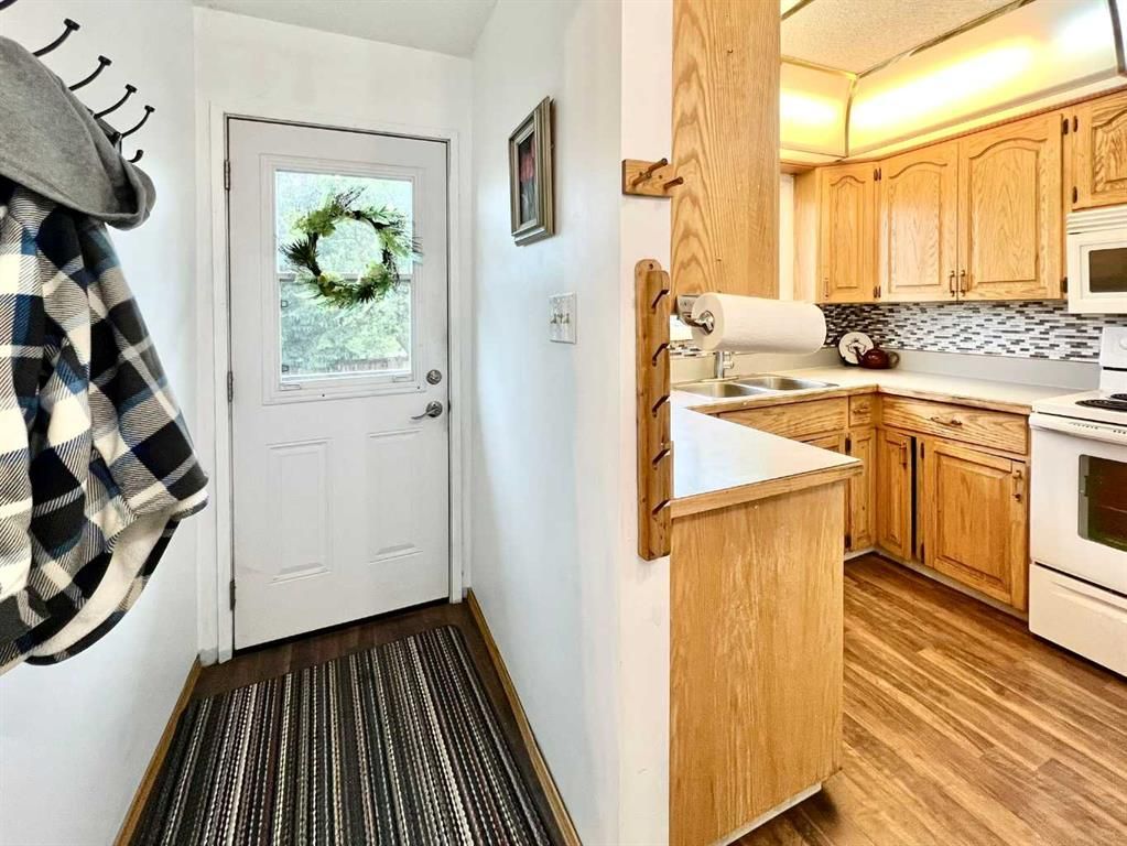 9205 111 Avenue  - Photo 17