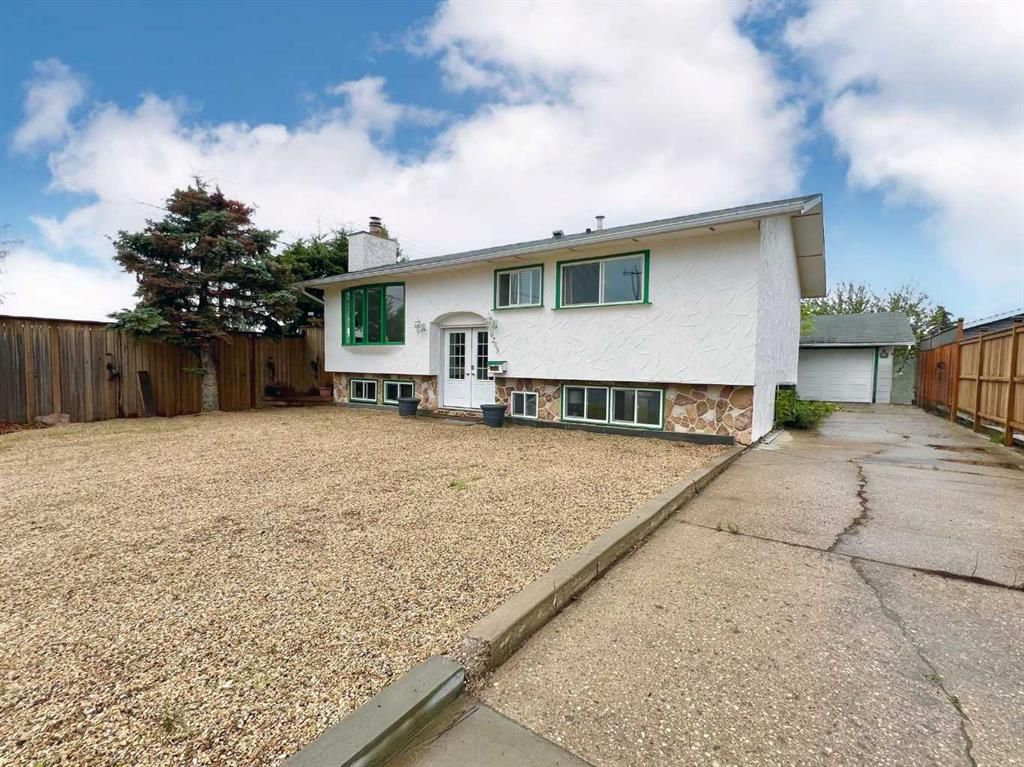 9205 111 Avenue  - Photo 2