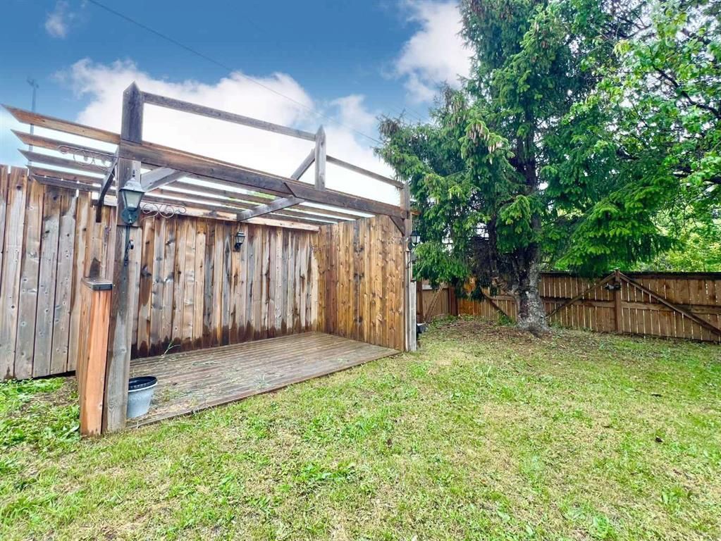 9205 111 Avenue  - Photo 8