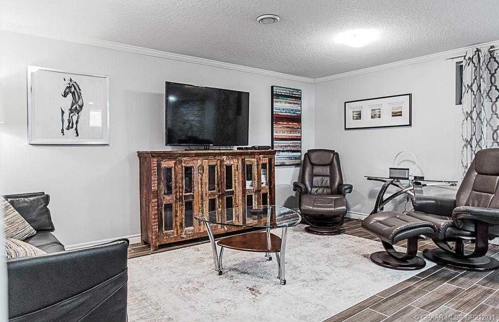 9731 100 Avenue  - Photo 32