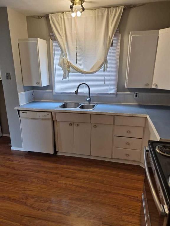 707 3 Avenue  - Photo 4