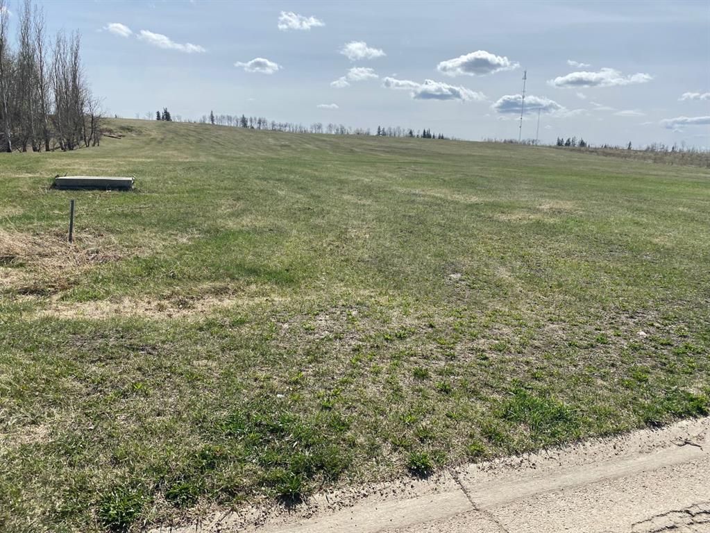 5310 44 Avenue  - Photo 1