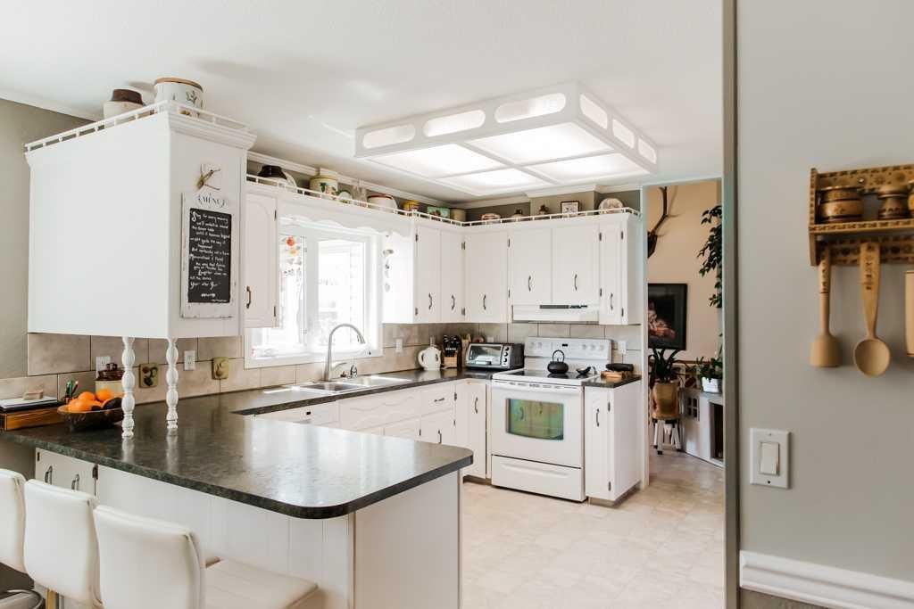 9915 101 Avenue  - Photo 10
