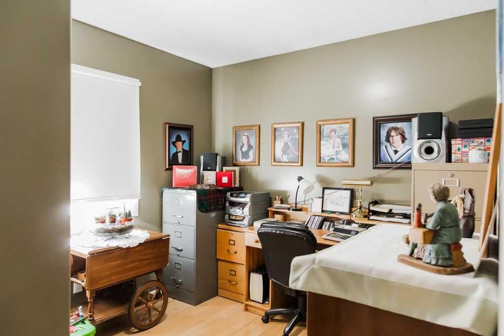 9915 101 Avenue  - Photo 23