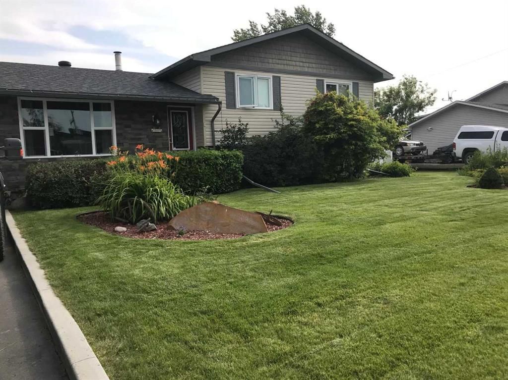 9915 101 Avenue  - Photo 3