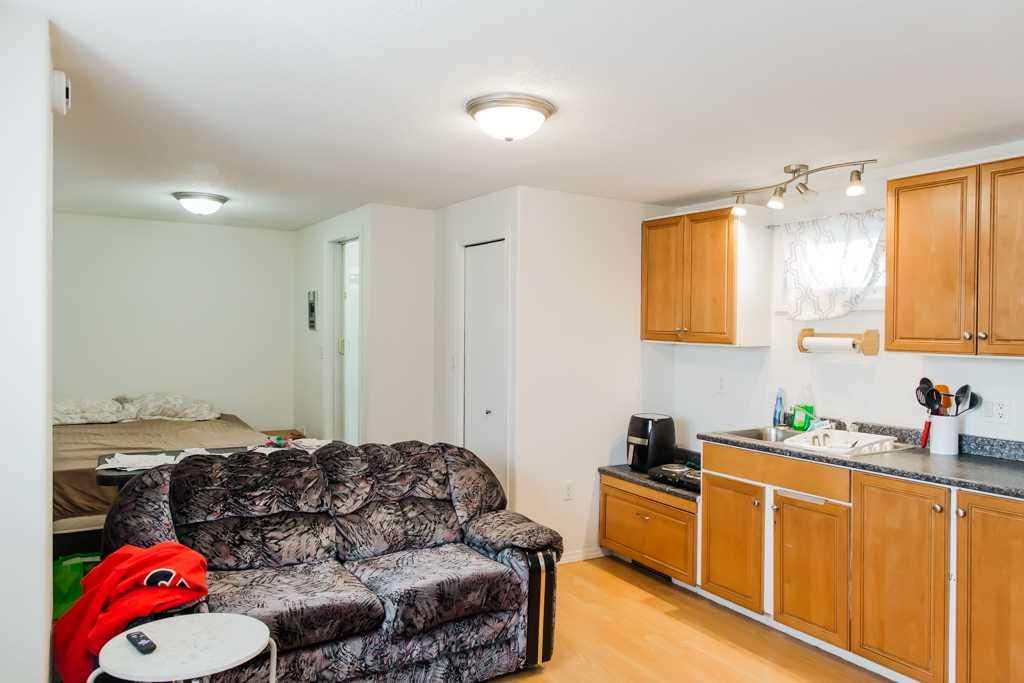 9915 101 Avenue  - Photo 39