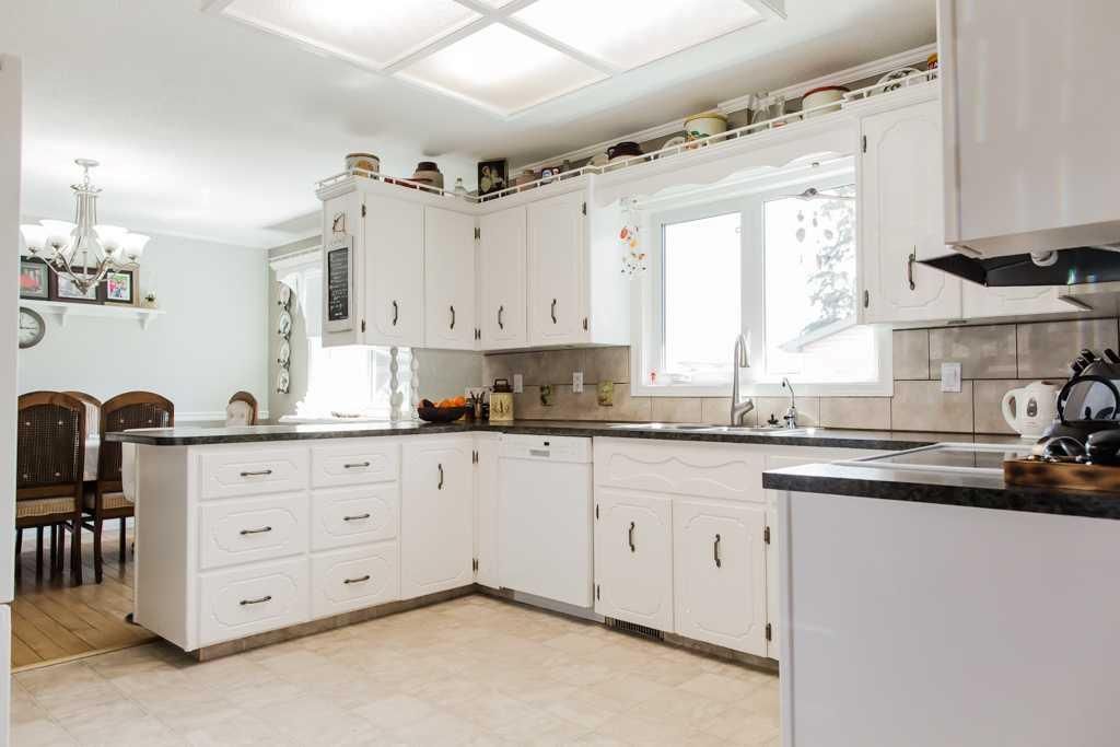 9915 101 Avenue  - Photo 8