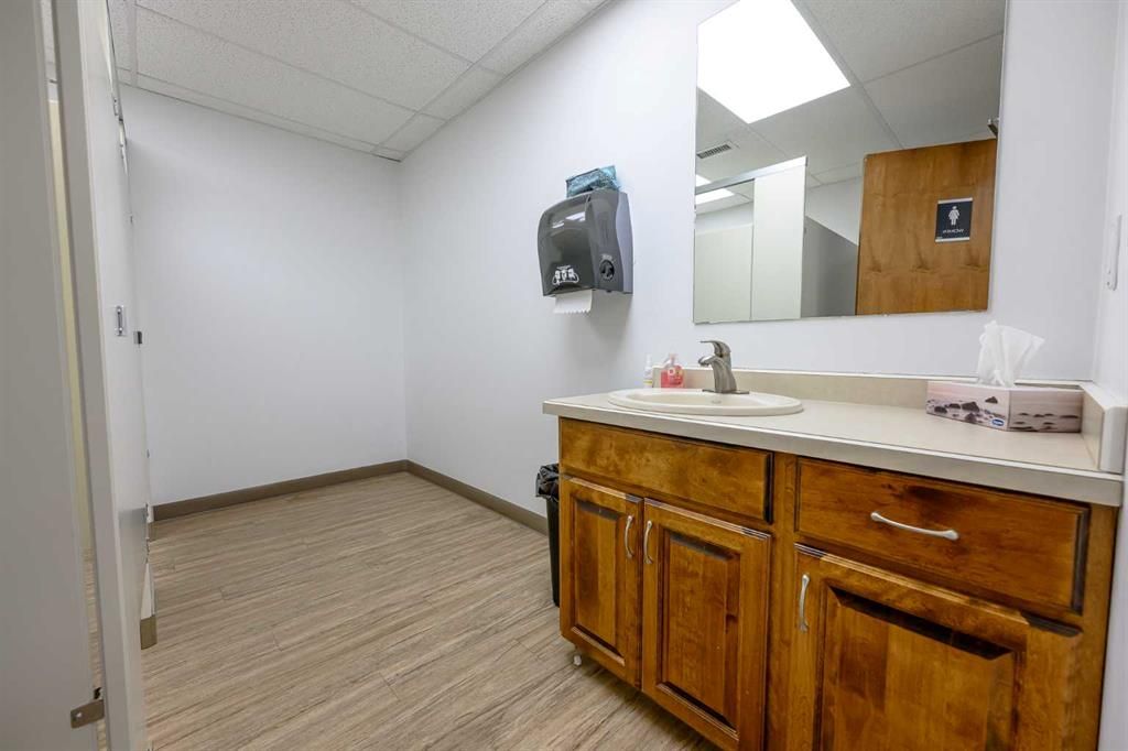 Lower/Basement, 11725 105 Street  - Photo 10