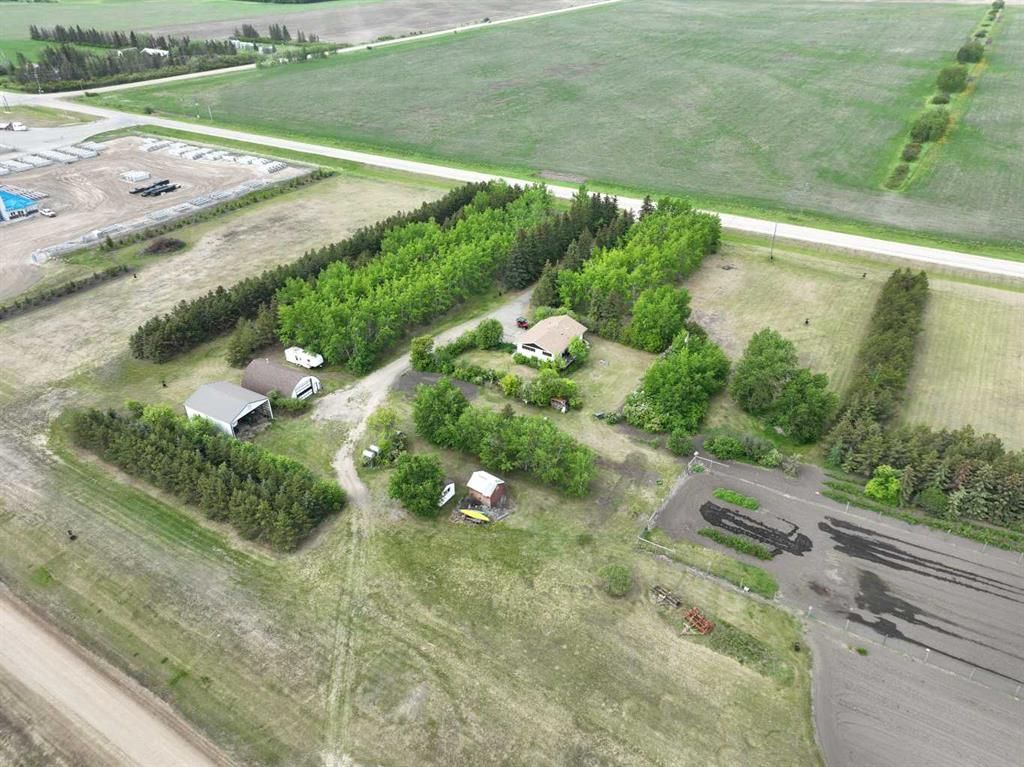 710 8th Avenue W - Photo 2