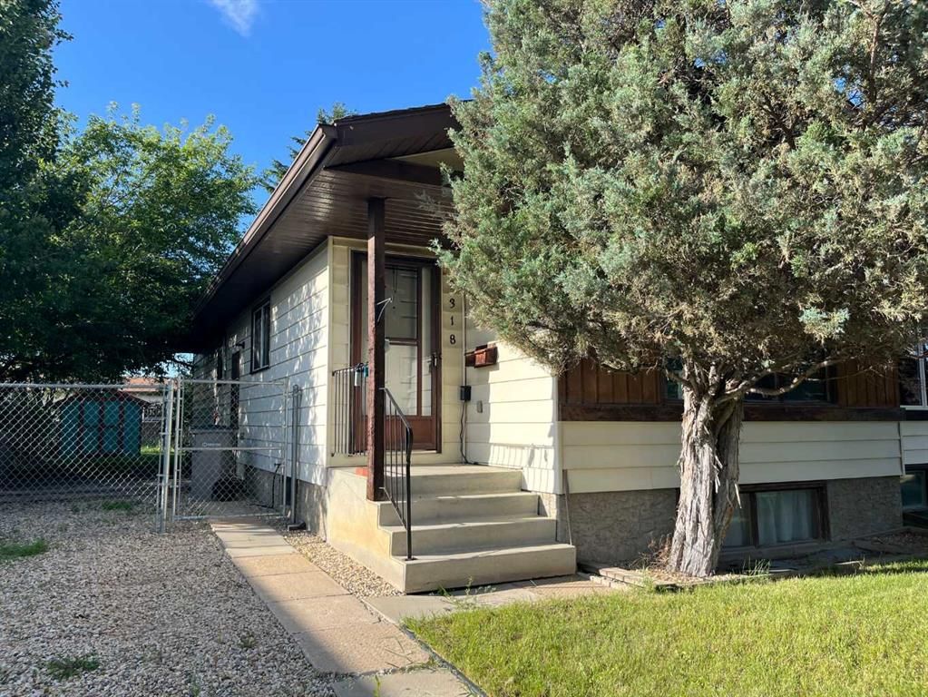 9318 70A Avenue  - Photo 3