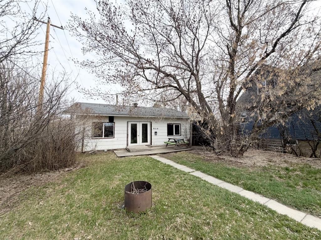 9516 102 Avenue - Photo 1