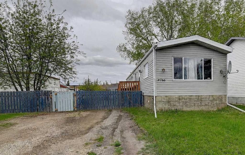 9766 119A Avenue  - Photo 1