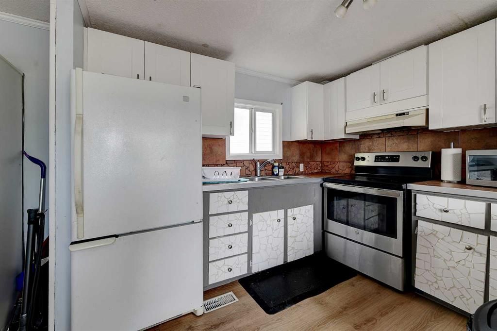 9766 119A Avenue  - Photo 7