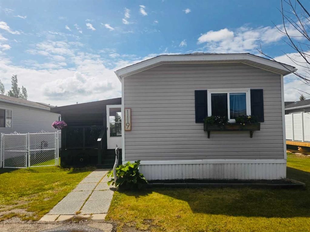 119 Clark Crescent   - Photo 1