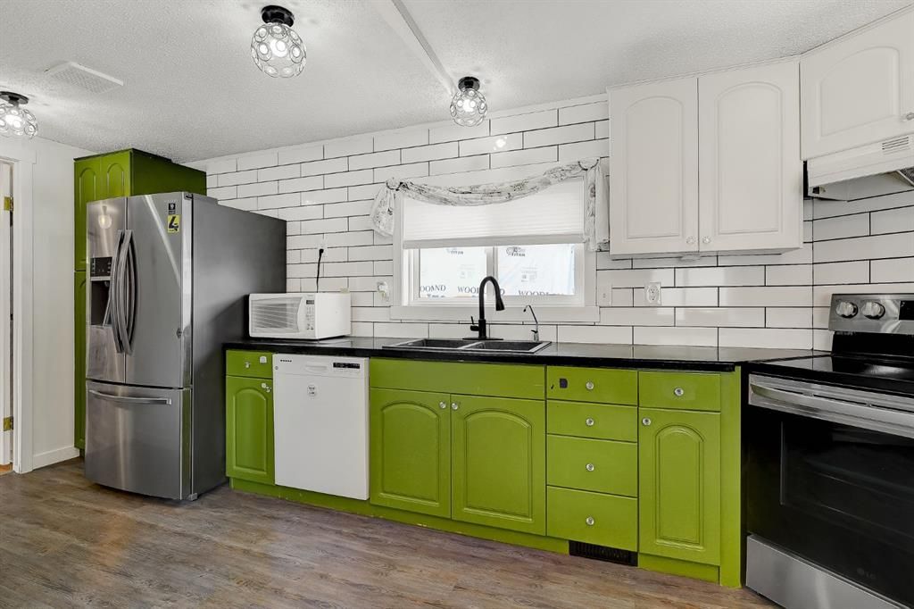 119 Clark Crescent   - Photo 3