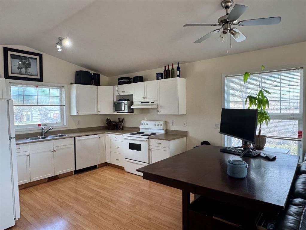 6301 88a Street  - Photo 10