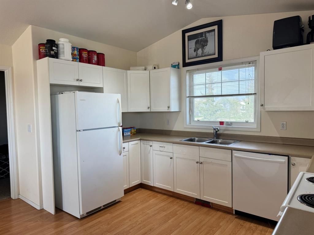 6301 88a Street  - Photo 14