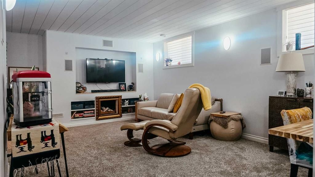 7726 Saxony Road  - Photo 26