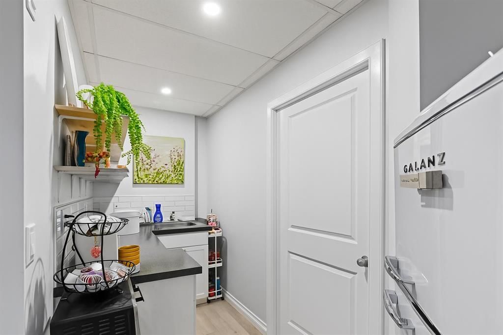 7726 Saxony Road  - Photo 32