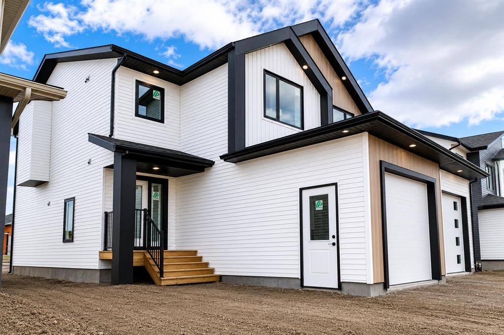 9522 114 Avenue  - Photo 1