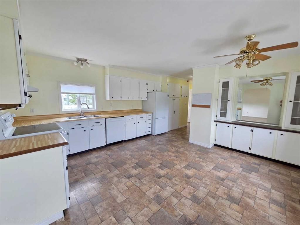 10215 99 Avenue  - Photo 17