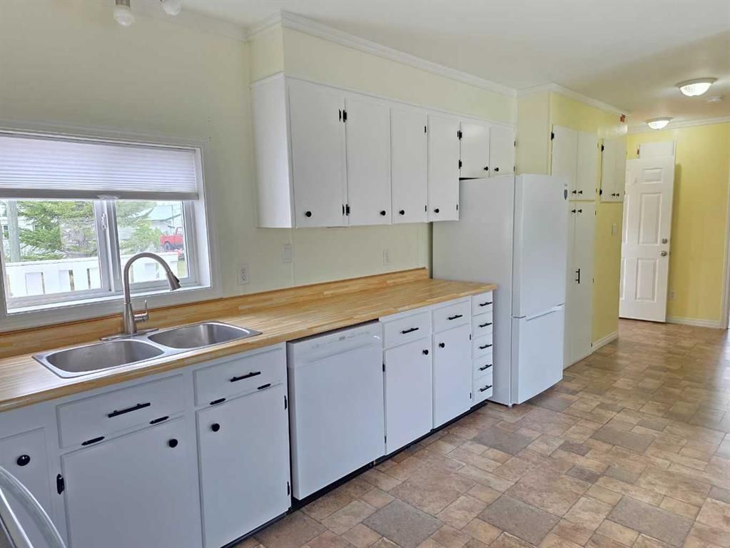 10215 99 Avenue  - Photo 21