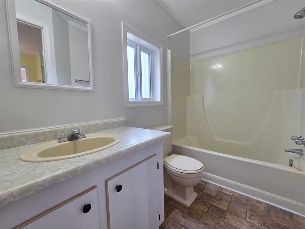 10215 99 Avenue  - Photo 26