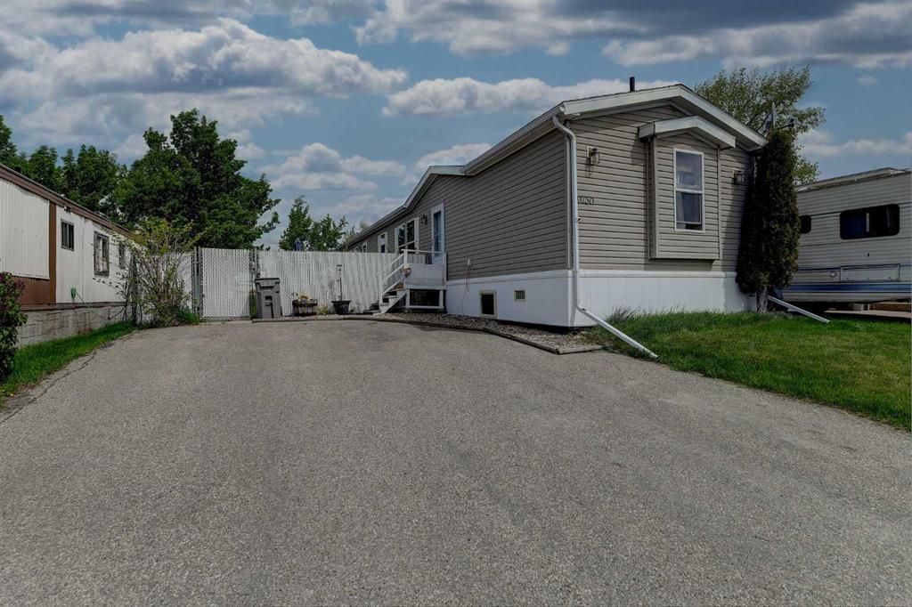9730 120 Avenue  - Photo 1