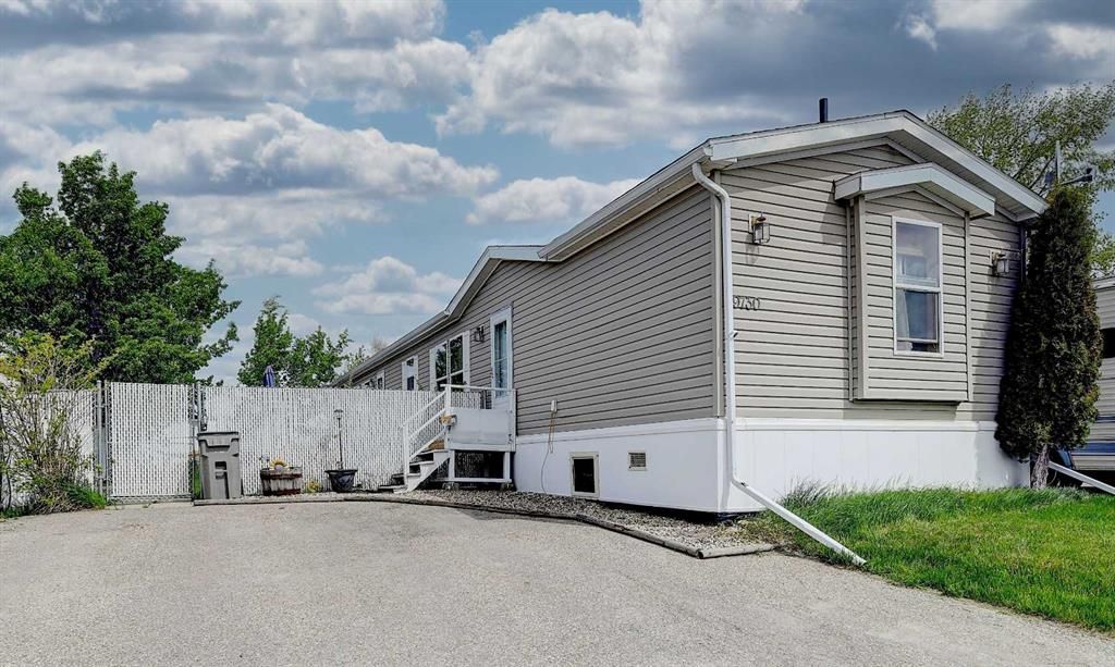 9730 120 Avenue  - Photo 3