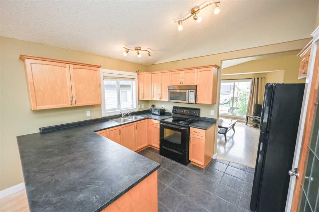 8821 113 Avenue  - Photo 3