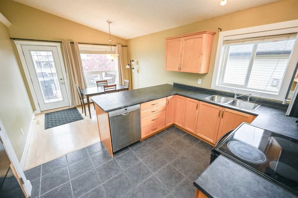 8821 113 Avenue  - Photo 4