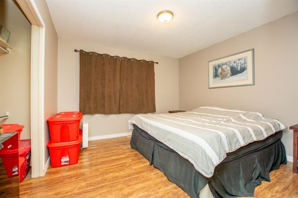 9321 101 Avenue  - Photo 11